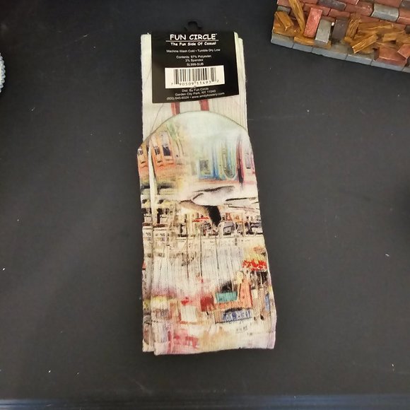 NWT Fun Circle Socks San Francisco One Size Fits Most - Picture 2 of 4